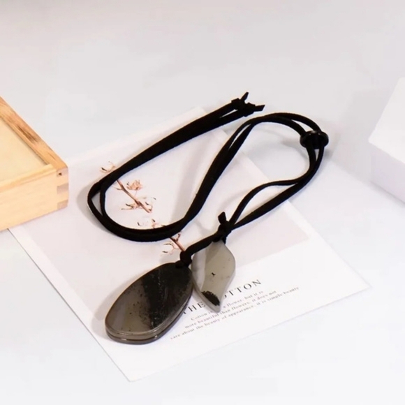 Jewelry - Women's Necklace